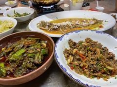 -二厨·吊桥小院·脆皮烧鸡公·本地农家菜(沿江西路店)