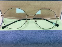 -目上眼镜·蔡司依视路授权(青浦宝龙店)