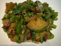 -阿瓦山寨·湘菜现炒·剁椒鱼头王(咸阳总店)
