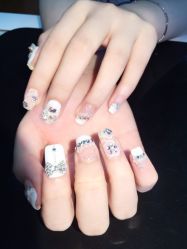 -EMILY艾枚莉美甲美睫·美颜·现磨咖啡