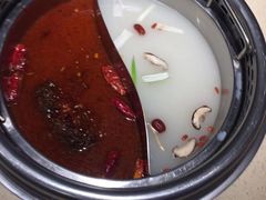 鸳鸯锅底-蜀留香火锅·始于1999·原四川老火锅(白堤路店)