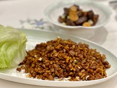 生菜叶包鸽子肉-翠园(北京王府中环店)