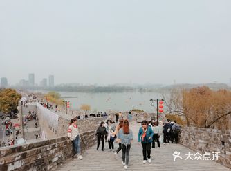 前朱雀，后玄武，左青龙，右白虎