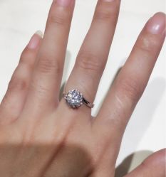 -威德钻石-克拉钻大本营(南京东路店)