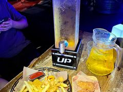 -UP嘻哈酒吧(粉巢店)