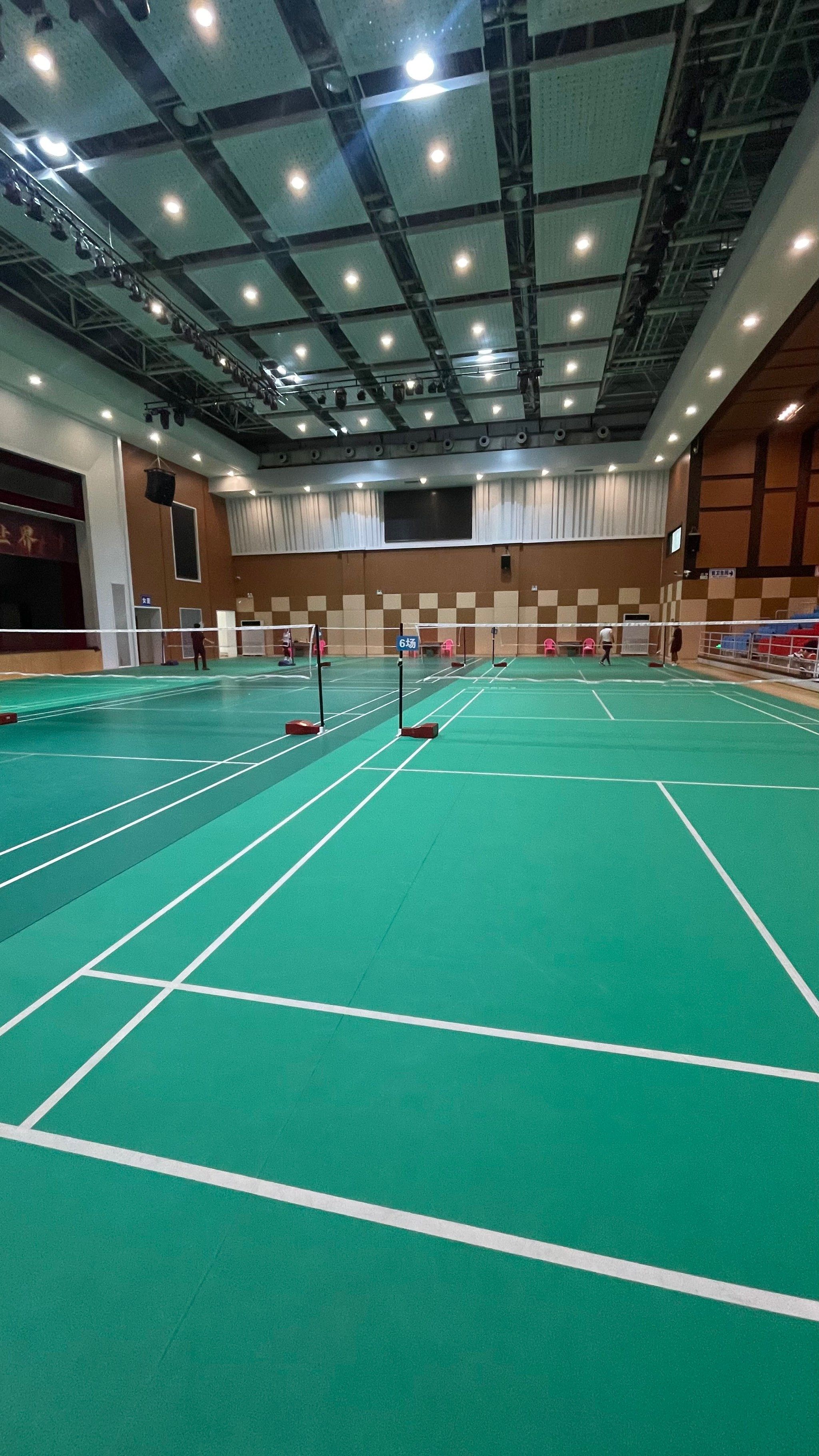 感觉可以碾压市内大部分的羽毛球馆