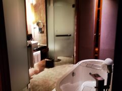 -三亚湾海居铂尔曼度假酒店