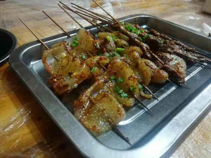 新华音烧烤-"江油最最最好吃的烧烤,没有之一他家很看.