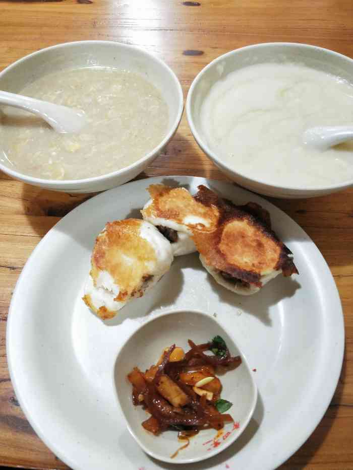 李四辈sha汤豆粥永城牛肉水煎包-"来吃了很多次!必点水煎包!