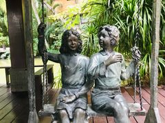 -三亚湾海居铂尔曼度假酒店