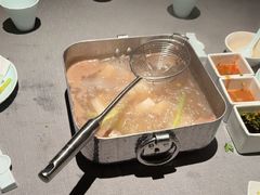 -左庭右院鲜牛肉火锅黑金店(陆家嘴中心店)