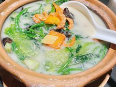 鱼汤杂蔬煲-粤凤佬