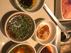 -海底捞火锅鲜切牛肉主题店(长寿路店)