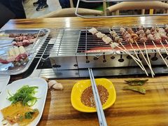 -哈尔滨小酒馆·鲜肉现穿自助烧烤(康新花园店)