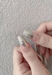 -蜜桃美甲美睫化妆