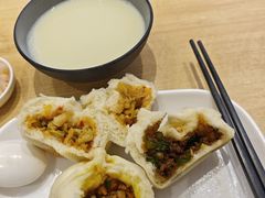 -李与白包子铺(桐梓林店)