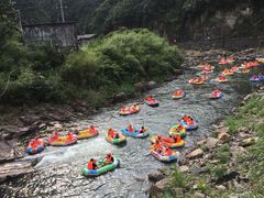 -安吉龙王山峡谷漂流
