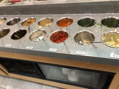 自助调料区-屋头串串(新街里店)