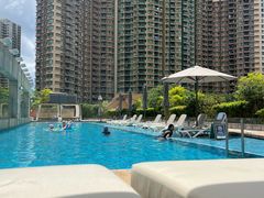 -九龙东皇冠假日酒店室外泳池