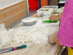 -孖妹上肉饺子馆