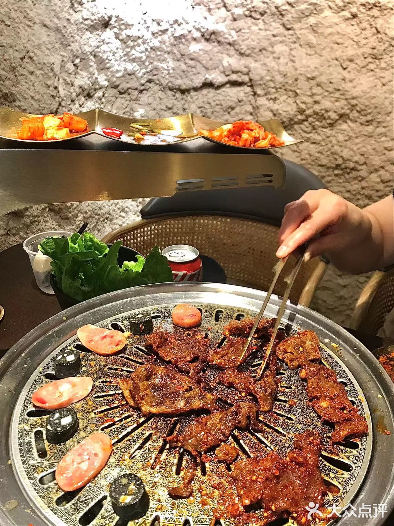 南京！在山洞里吃烤肉！