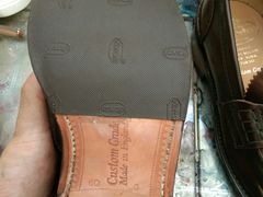 -京伟修鞋洗鞋奢侈品皮具护理店