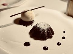 巧克力蛋糕配香草冰淇淋-Jean Georges