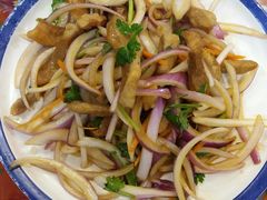 -闯关东东北农家菜(崂山石老人店)