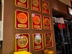 -阿瓦山寨·湘菜现炒·剁椒鱼头王(咸阳总店)