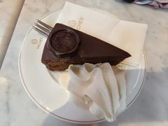 -Cafe Sacher(WIEN)