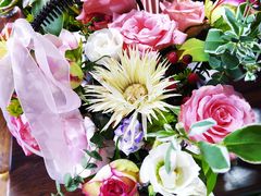 -何兮花店·气球派对鲜花店(马桥银春路万科城店)