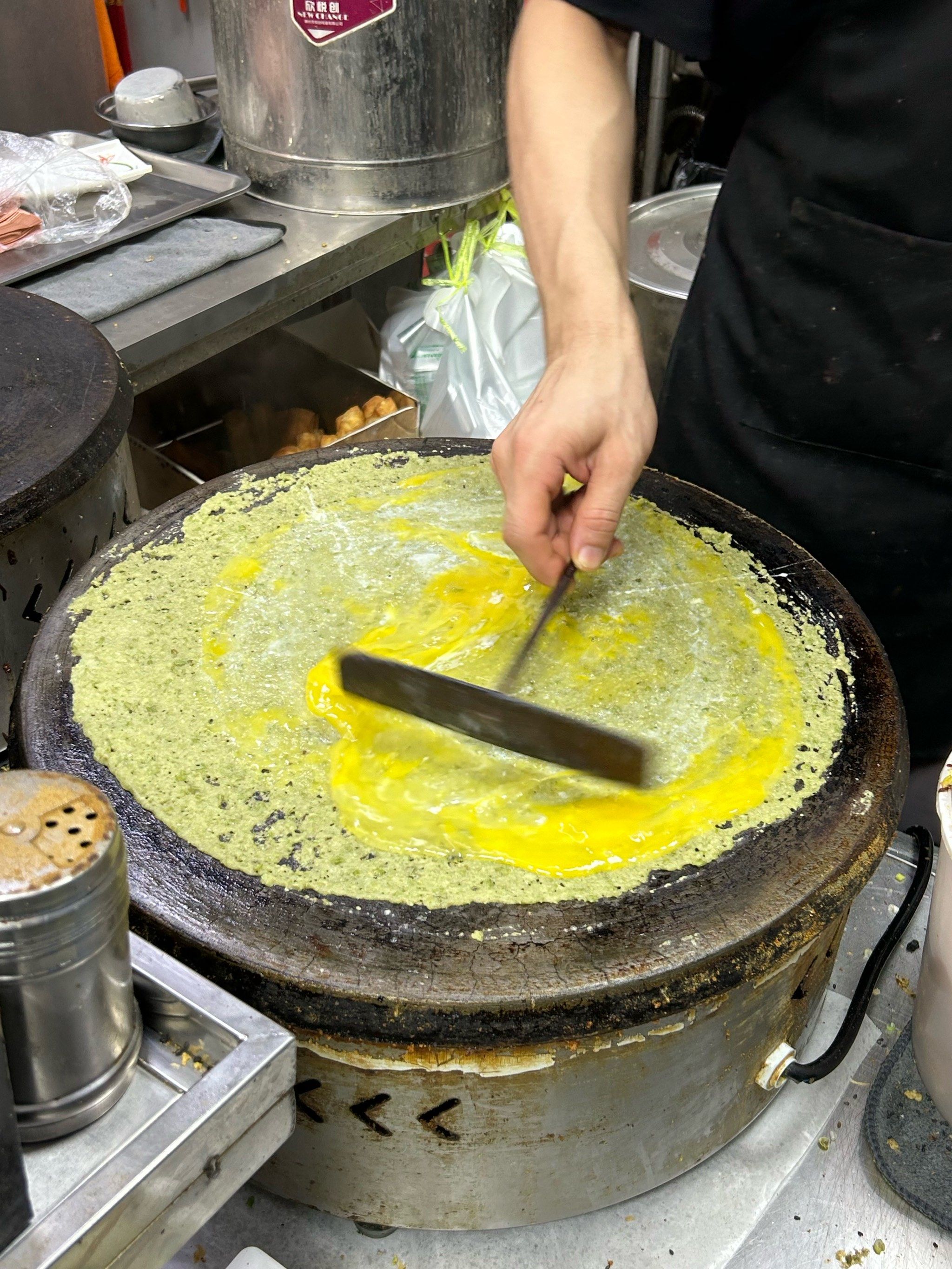 在青岛也可以吃到正宗天津煎饼果子呢