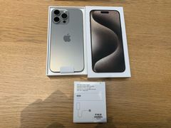 -Apple零售店(华贸购物中心店)