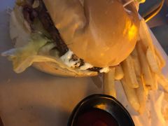 爱马仕牛肉汉堡-深蓝超市Alcohol Player餐酒吧