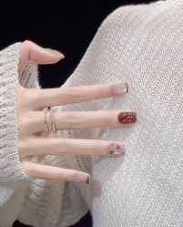 -七月美睫 美甲