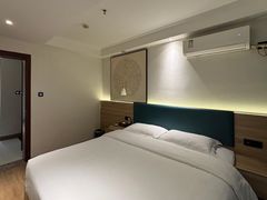 -墨客悦庭酒店(长沙麓谷涉外经济学院店)