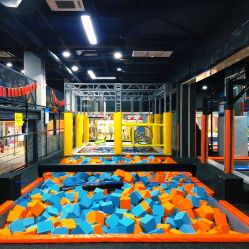 -蹦贝运动中心·蹦床·攀岩·闯关(龙岗店)
