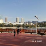 很惊艳，修了人工湖环湖公路，风景独好