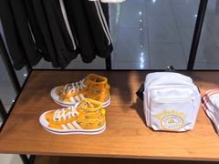 -阿迪达斯(武林银泰三叶草店)