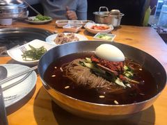 韩式冷面-唯成•韩国炭火烤肉 유성고기