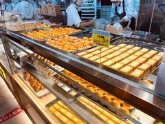 面包甜点陈列柜-鲍师傅糕点(江苏路店)