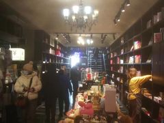 -钟书阁(松江泰晤士小镇店)