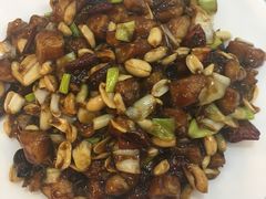 宫爆鸡丁-红菜坊·烤鸭·川鲁宴(石园店)