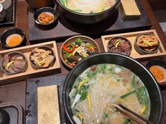 -银米·云南传统过桥米线(双廊黑金冠店)