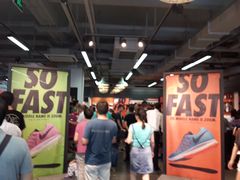 -NIKE上海青浦换季优惠店