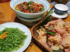 -老滇山寨•云南特色菜•地方菜•民族风情歌舞表演(金碧店)