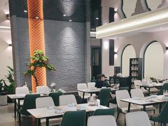 -何适山庄 ·可团建(水长城P2停车场店)