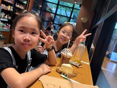 -星巴克(上海虹桥新天地二店)