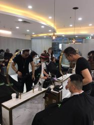 点击看大图 -八佰伴8008星级形象店