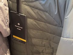 -lululemon(比斯特购物村店)